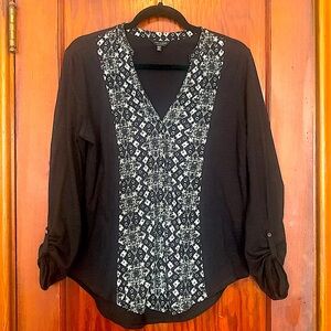 Lucky Brand size M women’s top, pretty!!!